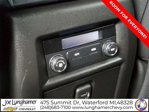 Used 2023 Chevrolet Traverse LT image 20