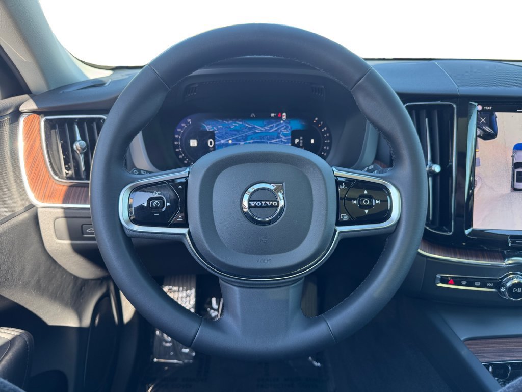 Certified 2024 Volvo XC60 B5 Plus AWD/4WD image 16
