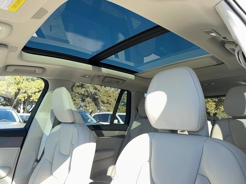 New 2026 Volvo XC90 T8 Ultra w/ Protection Package Premier image 12