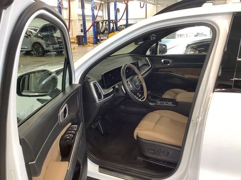 Certified 2024 Kia Sorento SX Prestige w/ Olive Brown Leather Package AWD/4WD image 19