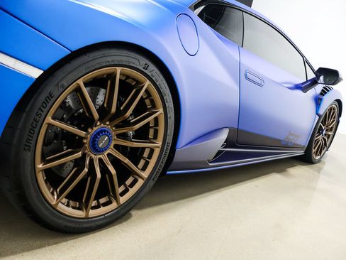 Used 2023 Lamborghini Huracan STO RWD image 41