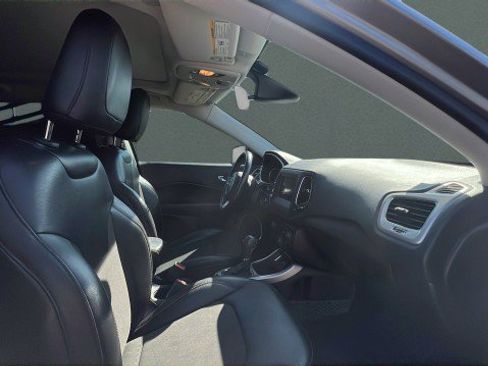 Used 2020 Jeep Compass Latitude image 12