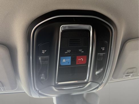 Used 2023 Jeep Grand Cherokee L Laredo image 25