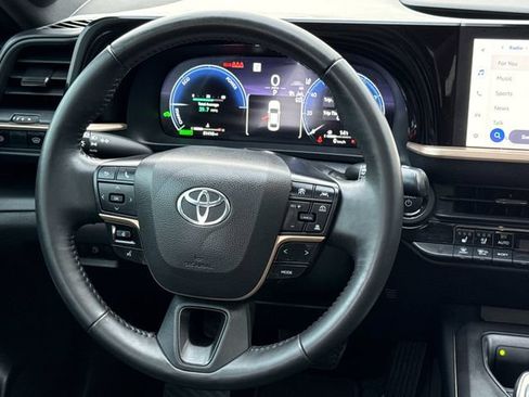Used 2023 Toyota Crown AWD/4WD image 13