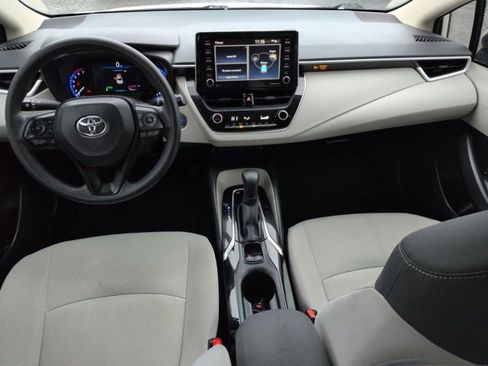 Used 2021 Toyota Corolla LE image 16