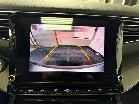 Used 2024 Jeep Wagoneer L Series II AWD/4WD image 13