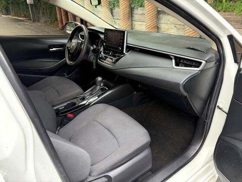Used 2020 Toyota Corolla LE image 23