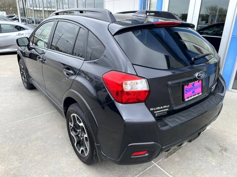 Used 2017 Subaru Crosstrek 2.0i Premium image 2