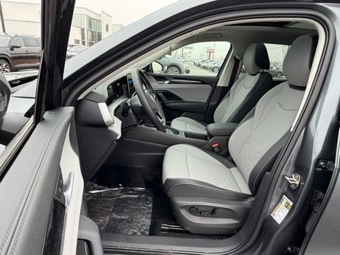New 2026 Volkswagen Tiguan SE AWD/4WD image 8