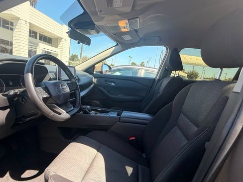 Used 2025 Nissan Rogue SV FWD image 6