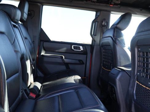 Used 2024 Ford Bronco Badlands image 16