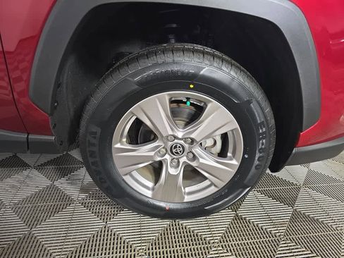 Used 2022 Toyota RAV4 XLE w/ Convenience Package image 6