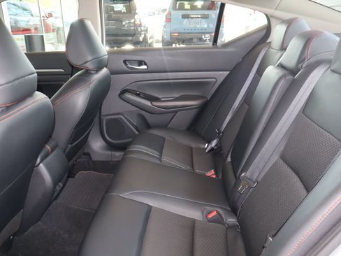 Used 2024 Nissan Altima 2.5 SR FWD image 30