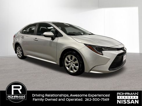 Used 2025 Toyota Corolla LE image 3