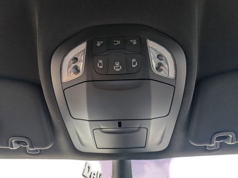 New 2026 Chrysler Pacifica Select image 32