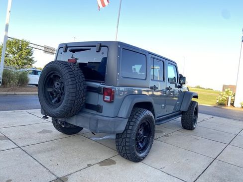 Used 2014 Jeep Wrangler Unlimited Rubicon w/ Connectivity Group AWD/4WD image 12