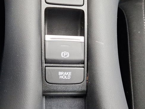 Certified 2023 Honda HR-V LX image 23