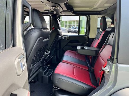 Used 2023 Jeep Wrangler Unlimited Rubicon 4xe AWD/4WD image 21