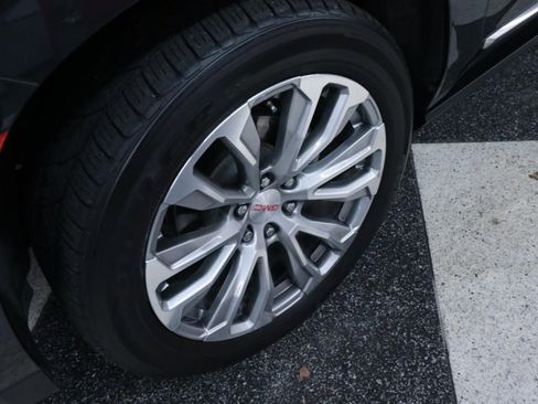 Used 2022 GMC Yukon Denali w/ Denali Premium Package image 39