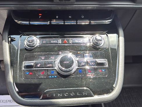 Used 2022 Lincoln Corsair AWD w/ Premium Package image 29