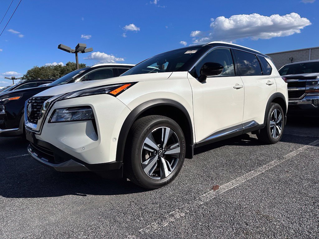 Used 2023 Nissan Rogue SL w/ SL Premium Package AWD/4WD image 2