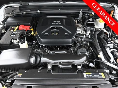 Used 2022 Jeep Wrangler Unlimited Sahara image 11