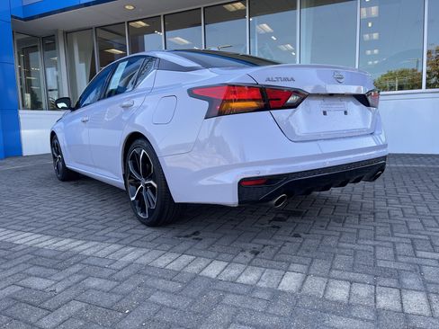 Used 2023 Nissan Altima 2.5 SR image 3
