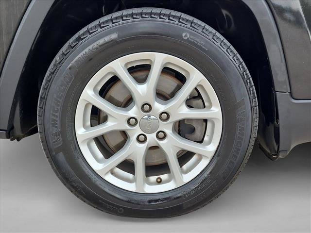 Used 2016 Jeep Cherokee Sport AWD/4WD image 22