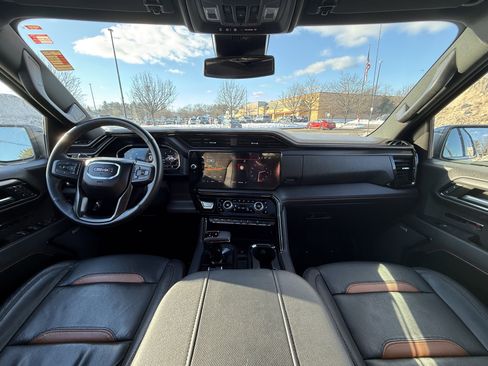 Used 2024 GMC Sierra 1500 AT4 w/ AT4 Premium Package image 2