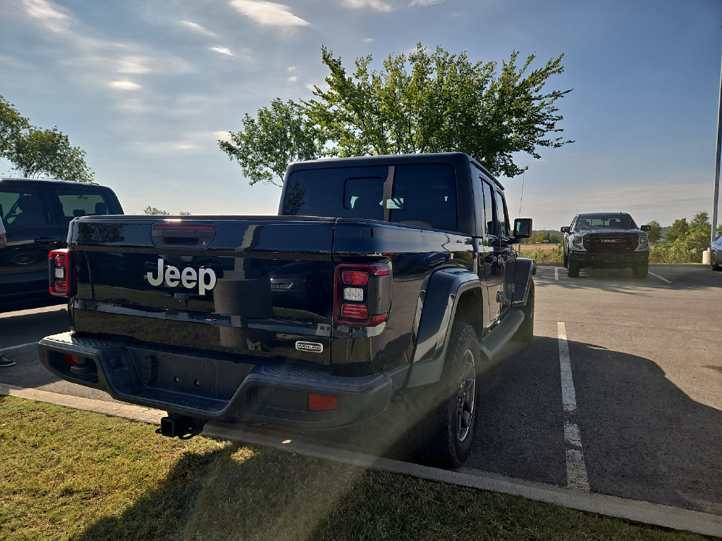 Used 2020 Jeep Gladiator Overland AWD/4WD image 3