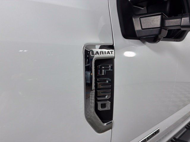 Certified 2022 Ford F250 Lariat w/ FX4 Off-Road Package AWD/4WD image 8