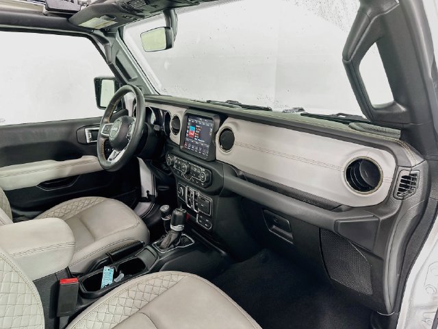 Used 2023 Jeep Wrangler Unlimited Sahara AWD/4WD image 31