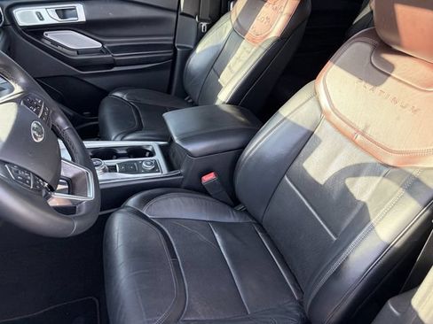 Used 2020 Ford Explorer Platinum w/ Premium Technology Package AWD/4WD image 3