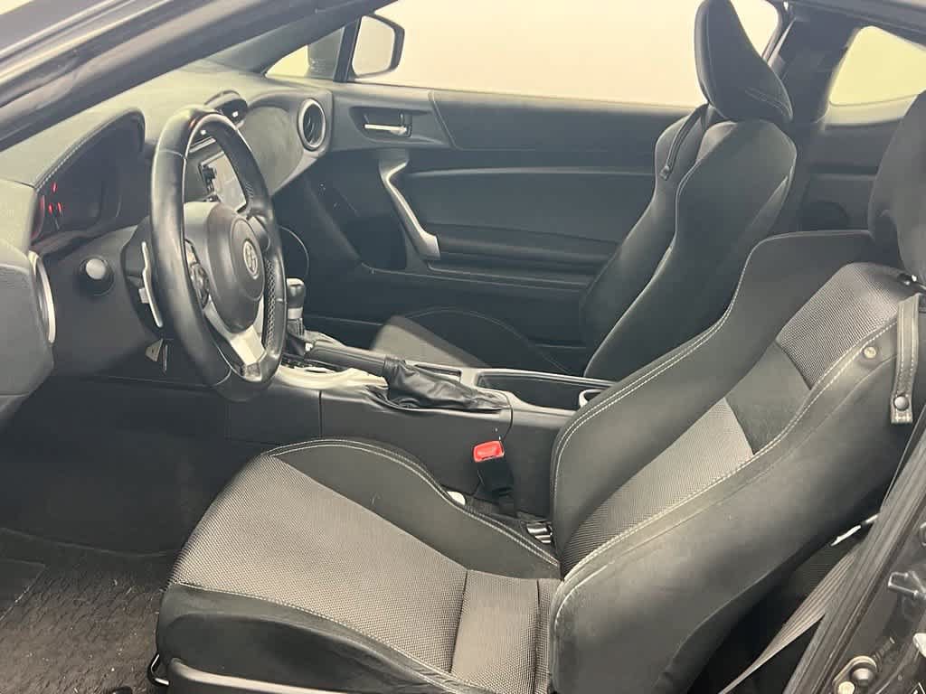 Used 2019 Toyota 86 RWD image 8