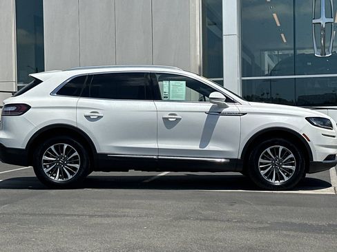 Certified 2022 Lincoln Nautilus Reserve w/ Luxury Package FWD image 2