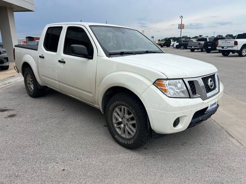 Used 2019 Nissan Frontier SV RWD image 7