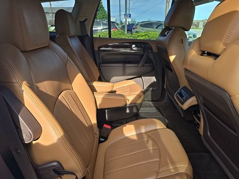 Used 2017 Buick Enclave Premium w/ Experience Buick Package FWD image 33