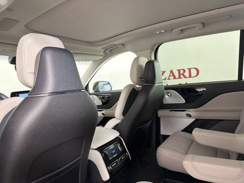 Used 2025 Lincoln Aviator Reserve w/ Equipment Group 201A image 14