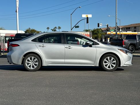 Used 2025 Toyota Corolla LE image 6
