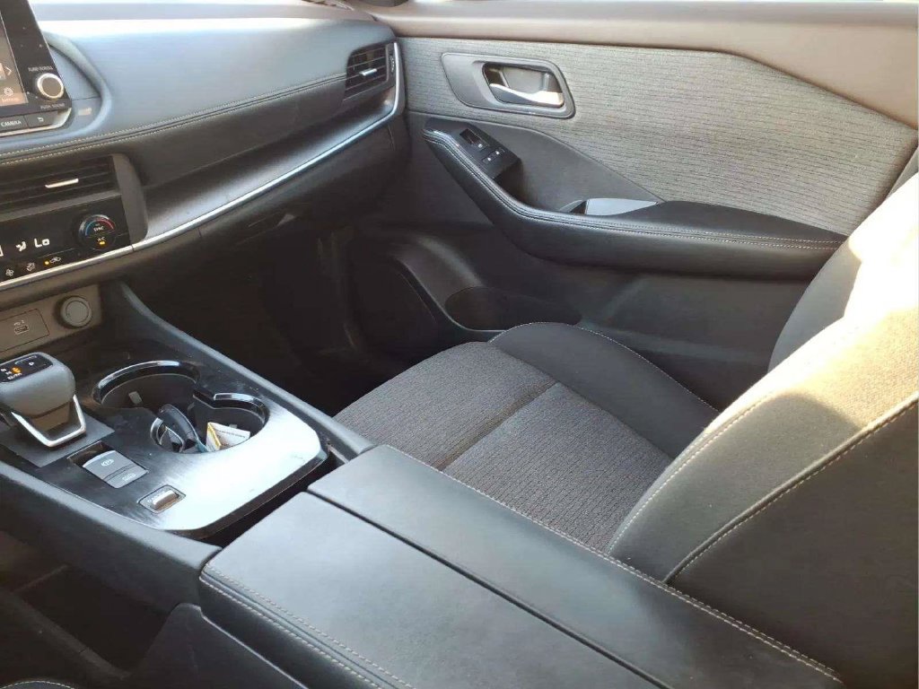 Used 2023 Nissan Rogue SV FWD image 12