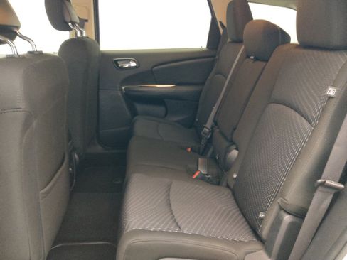 Used 2019 Dodge Journey SE w/ Connectivity Group FWD image 18