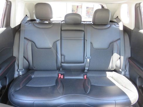 Used 2019 Jeep Compass Trailhawk w/ Cold Weather Group AWD/4WD image 24