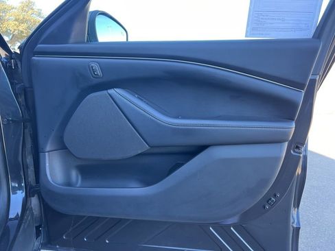 Used 2022 Ford Mustang Mach-E Select image 17