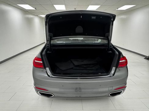 Used 2019 BMW 750i xDrive w/ Executive Package image 31