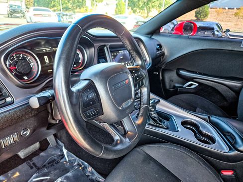 Used 2023 Dodge Challenger GT image 9