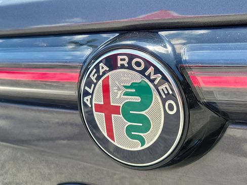 Used 2024 Alfa Romeo Tonale Ti AWD/4WD image 6