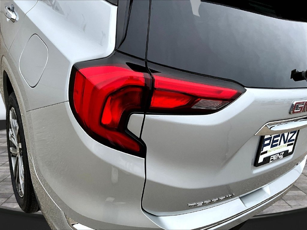 Used 2019 GMC Terrain Denali w/ Advanced Safety Package AWD/4WD image 25