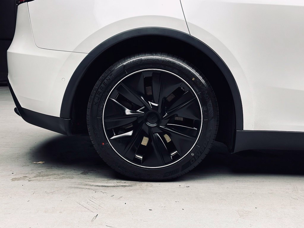Used 2021 Tesla Model Y Long Range AWD/4WD image 37