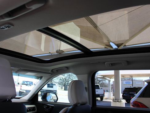 Used 2025 Lincoln Aviator 2WD image 10