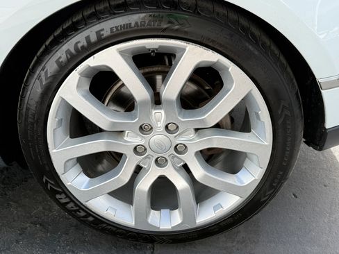 Used 2016 Land Rover Range Rover HSE image 14